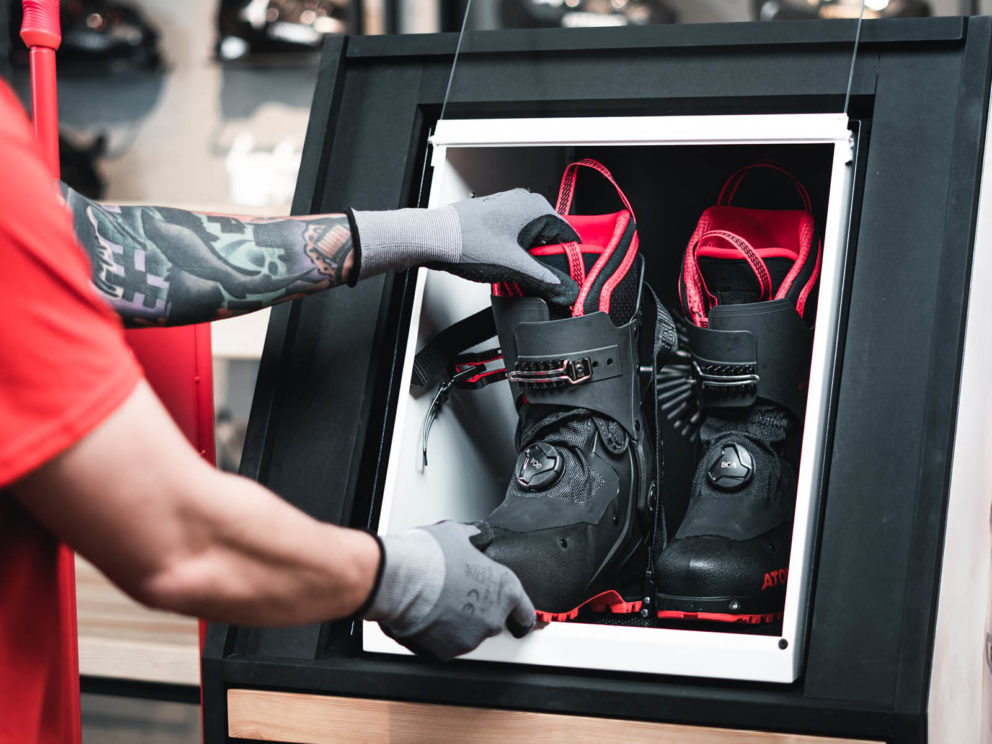 Atomic Skischuh anpassen